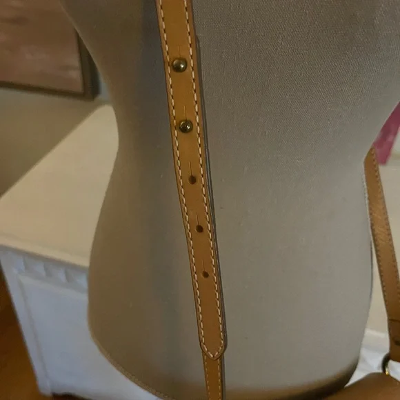 Frye Crossbody in Saddle Tan